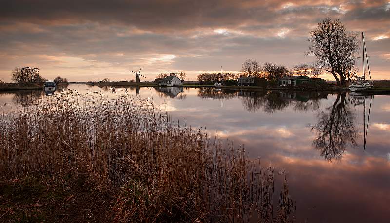 Sunset at Thurne.jpg